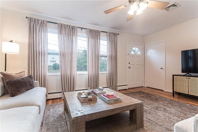 Photo - 25 Stony Brook Dr