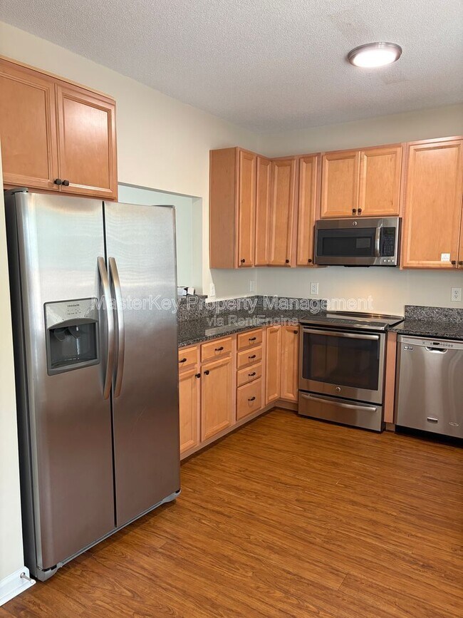 Photo - 208 Pointe Crest Ct