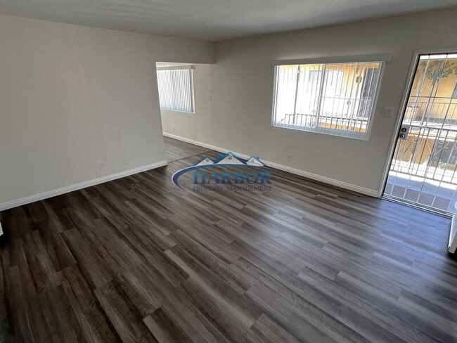 Photo - 4358 W 142nd St Unit E