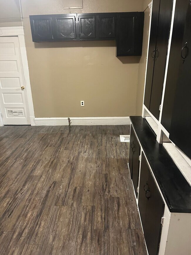 Photo - Collinwood area Single Home