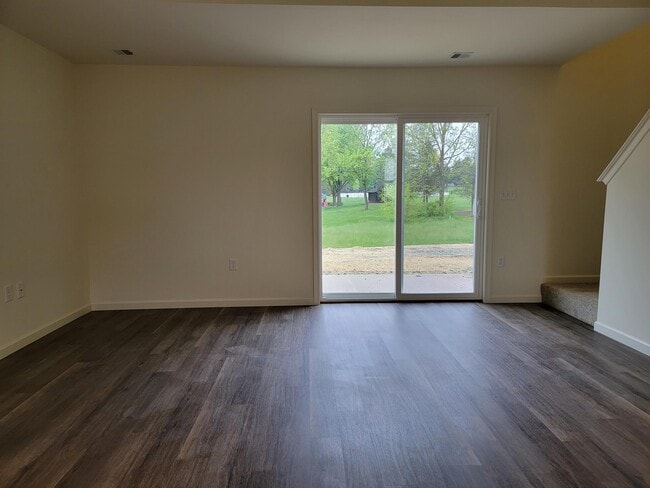 Photo - 2058 Main St Unidad #3