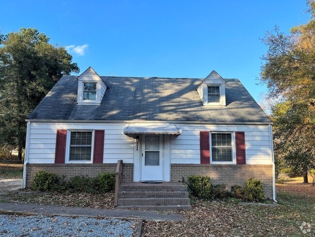 Building Photo - Cape Cod with Large Yard Rental