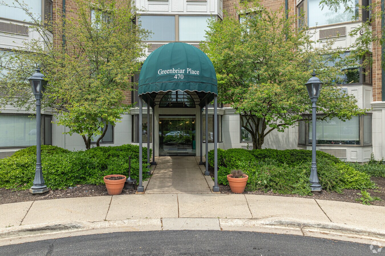 Entrance Image - Greenbriar Place Condominiums