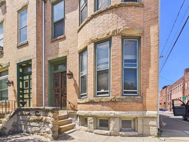 Building Photo - 242 Harris St Unit 1