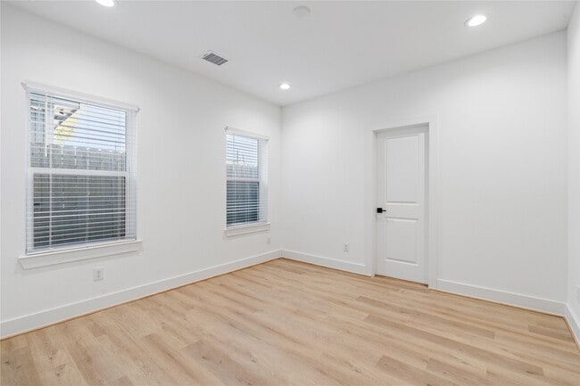 Photo - 4039 Buck St