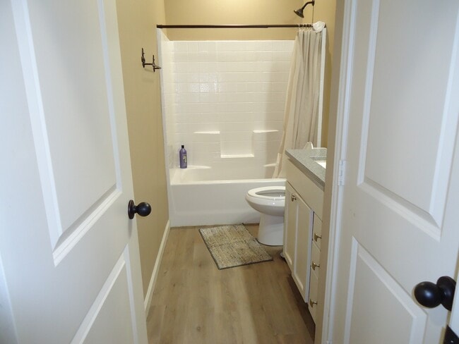 Photo - 1321 Cummins St Unit 2