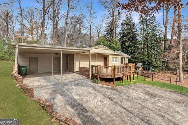 Photo - 155 Worth Dr NW