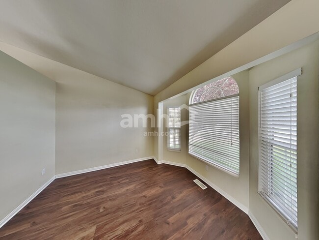 111 W 1275 N