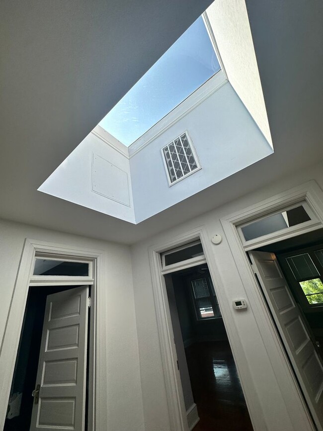 Photo - 809-809-809-802 King St Unidad 809 1/2 King Street 3rd Floor