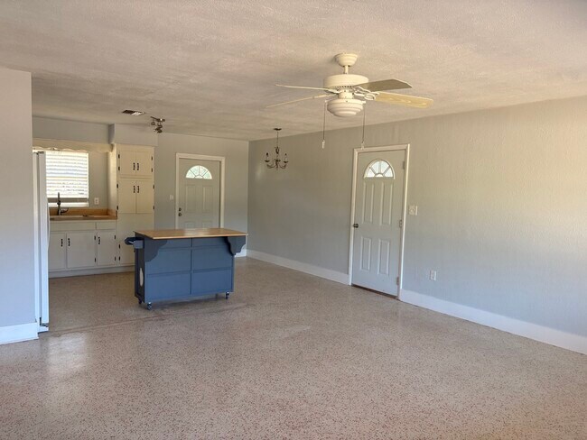 Photo - 4018 Lakewood Rd