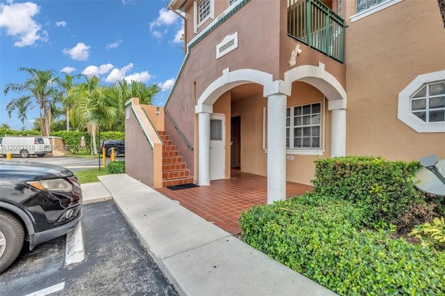 Building Photo - 10018 Hammocks Blvd Unit 101-5