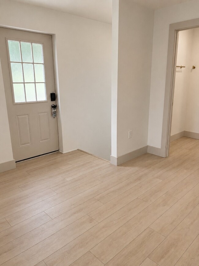 Photo - 1116 Trigg St SE