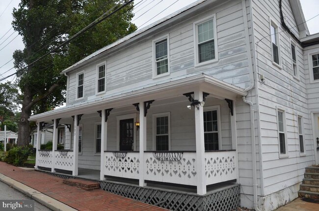 Building Photo - 303 Commerce St Unit D Rental