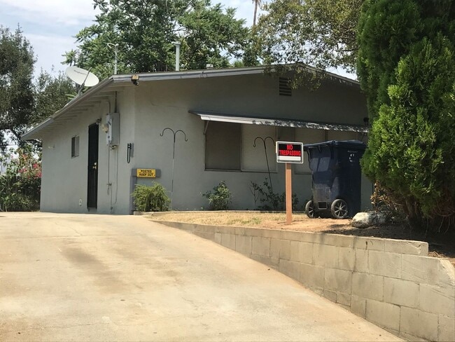 Building Photo - High Street (DD) Unit Freestanding Duplex