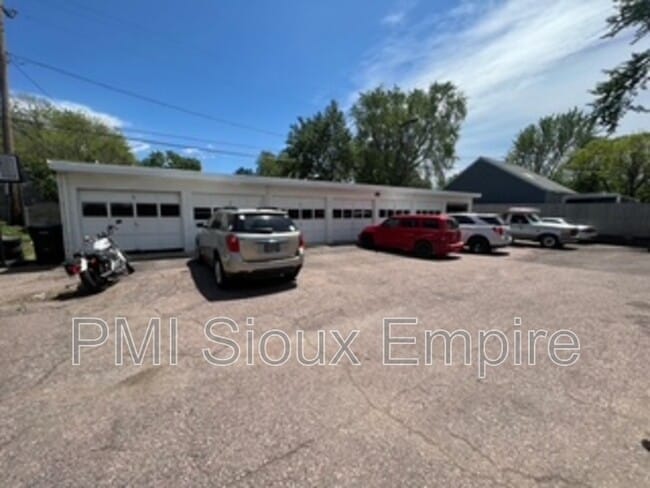 Photo - 440 S Western Ave Unidad 2