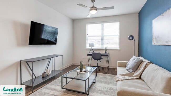 Photo - 255 Williamsburg Pkwy Unidad E304.1409536