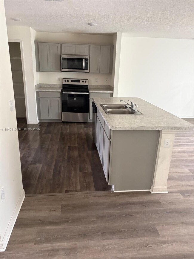 Photo - 579 NW North Macedo Blvd