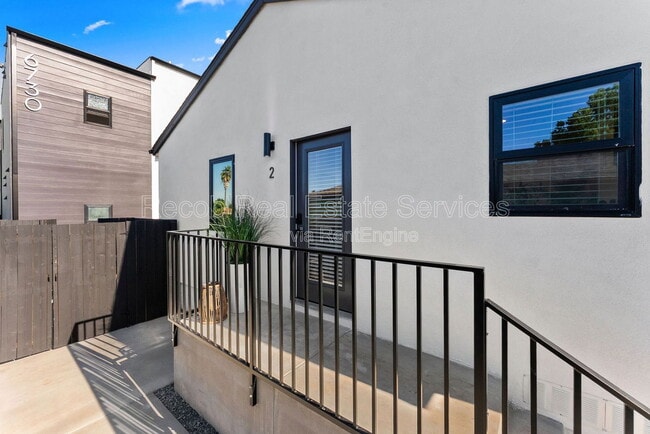 Building Photo - 6730 Mohawk St Unit 2