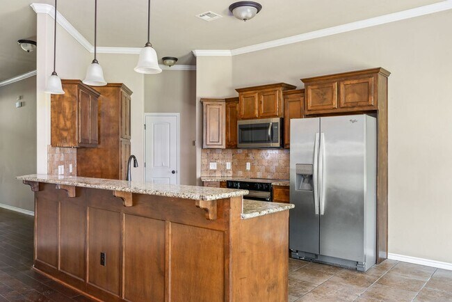 Photo - Charming home in Montague + 3 bedrooms + 3 car garage