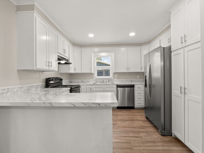 Photo - 411 Allen St