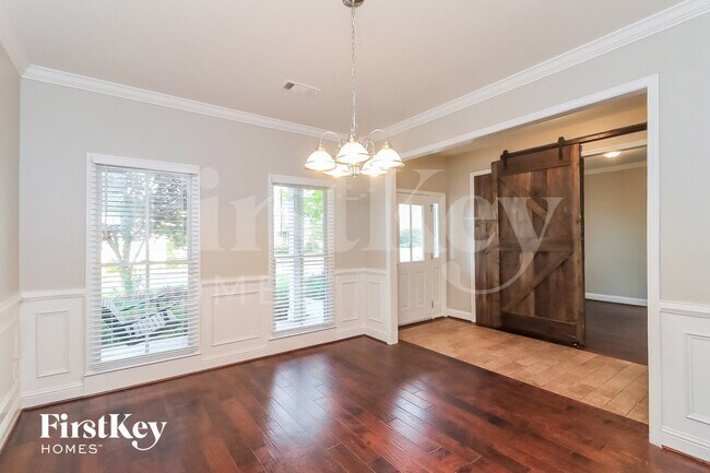 Photo - 27 Treadstone Ln