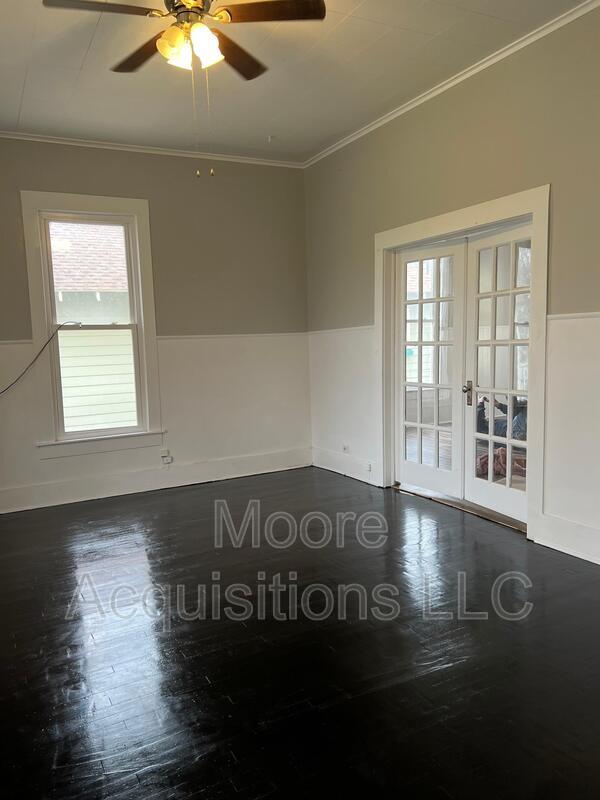Photo - 1018 W Sears St
