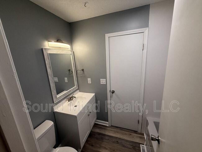 Photo - 105 Sycamore St