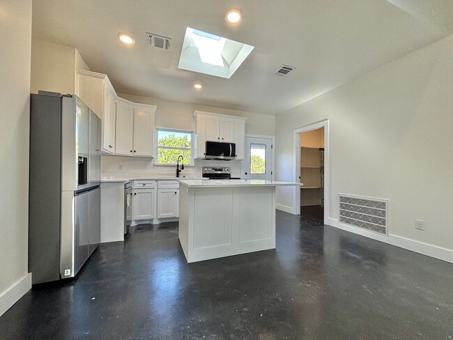 Photo - 329 Canyon Springs Dr