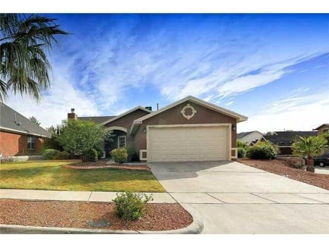 Amazing 3 bedroom 2 bath home is West El P... - Amazing 3 bedroom 2 bath home is West El P...