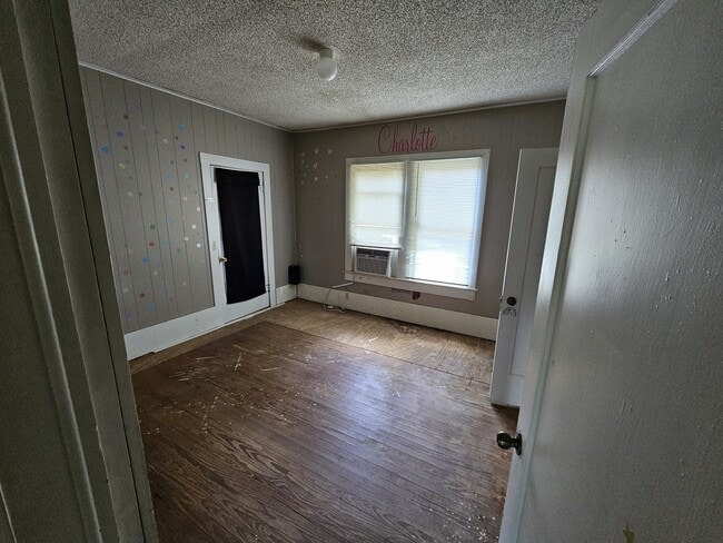 Photo - 1505 Quevado St