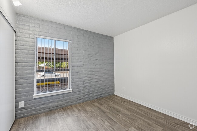 1BR, 1BA - 500SF - Bedroom