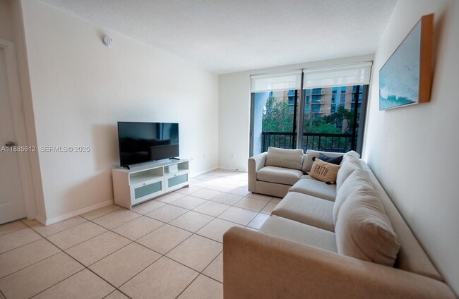 Photo - 2345 NE 135th St Unit 307