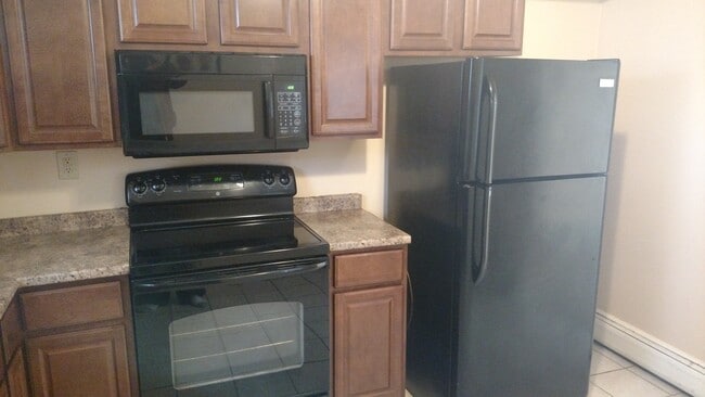 Building Photo - 512 Greenfield Ln Unit 1 Rental