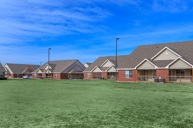 Photo - 1600 W Clements St