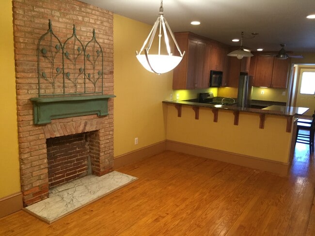 Photo - 2008 E Baltimore St