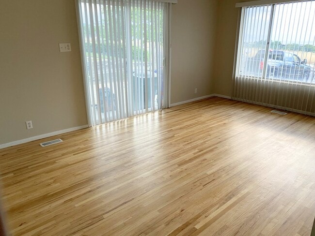 Photo - 2639 S 400 E