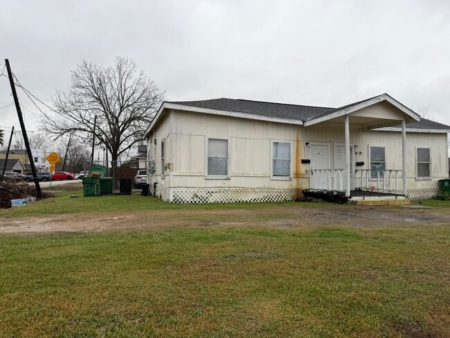 Photo - 3710 Holmes Rd