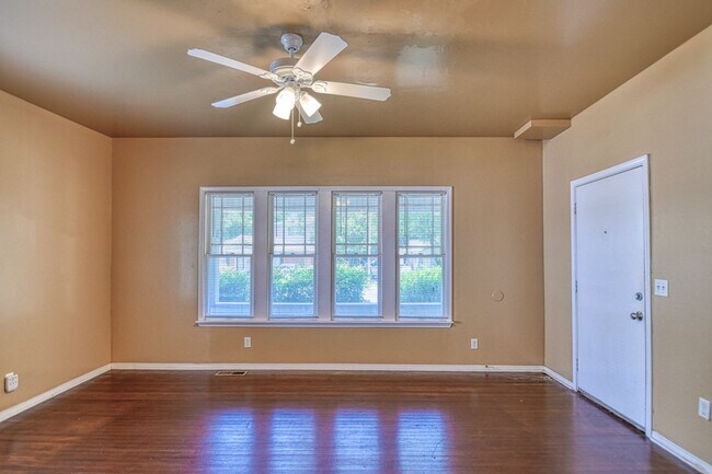 Photo - 464 College Ave Unit 1