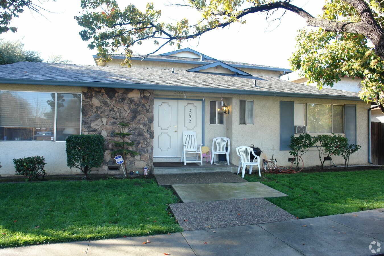 Photo - 3820 Moorpark