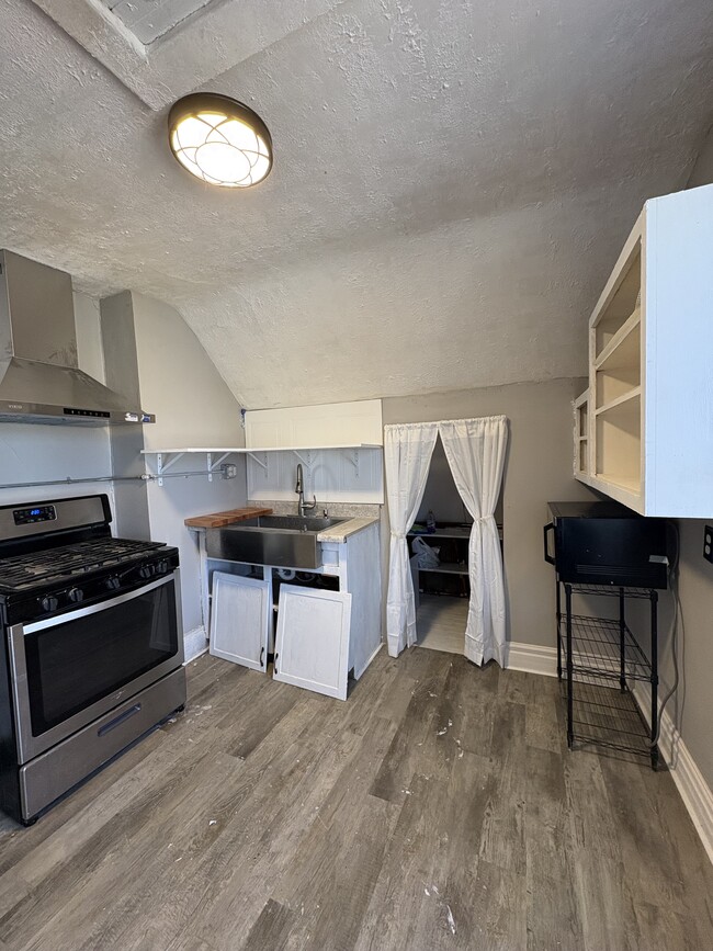 Photo - 714 S 1st Ave Unit B