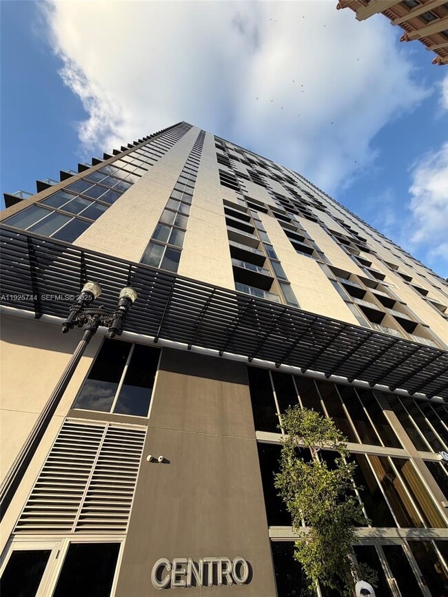 Building Photo - 151 SE 1st St Unit 1004