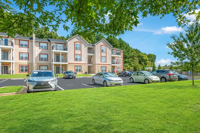 Crown Point Luxury Apartments at Kingsport