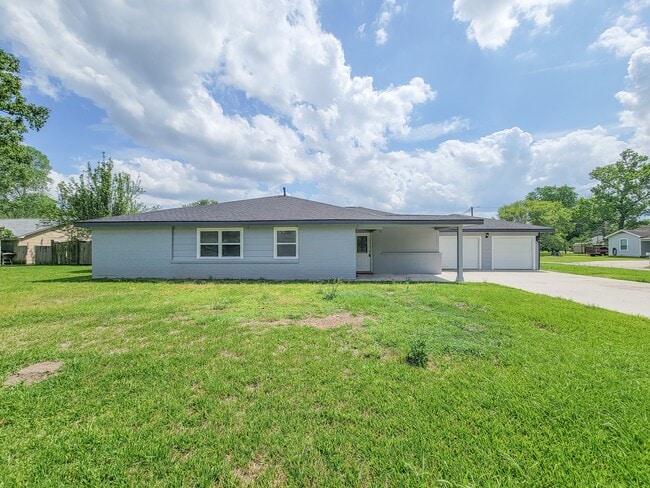 Photo - 3304 Lincoln St