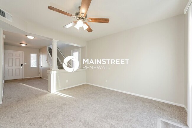 Photo - 3 Bedroom Pet-Friendly Home in Denver, CO with Main Street Renewal