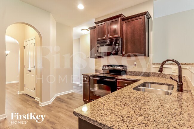 Photo - 321 Reed Way