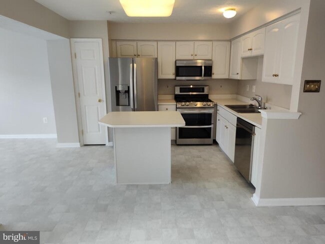 Photo - 5032 Finsbury Rd