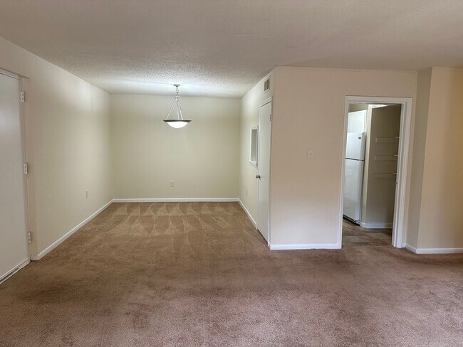 Photo - 3 Bedroom Condo in Chapel Hill