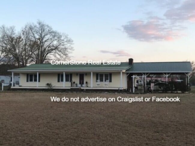 Building Photo - Ranch Style Home