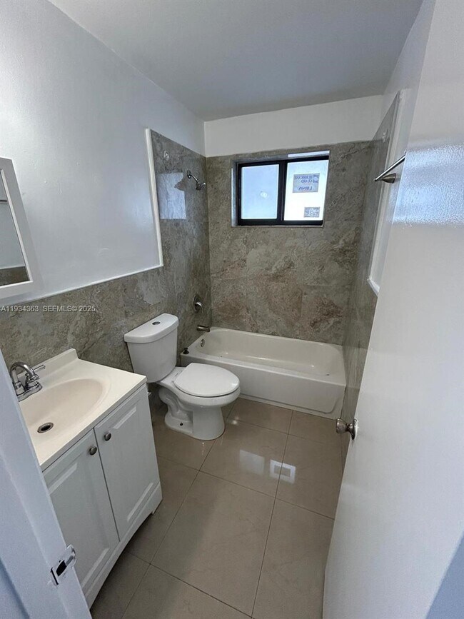 Photo - 3482 SW 26th St Unidad 0