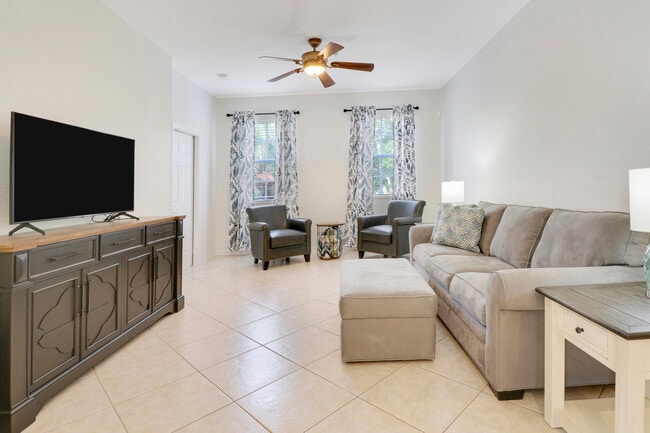 123 E Thatch Palm Cir